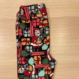 Santa 🎅🏼 with Presents 🎁 leggings NWOT